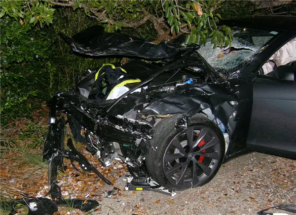 車主開啟Autopilot發(fā)生致死事故！特斯拉被判2億美元賠償