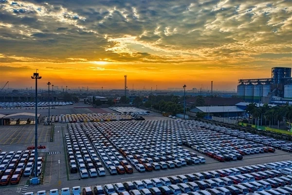電動車補貼即將結束！美國人狂買電動車 7月電車市占率創史上新高