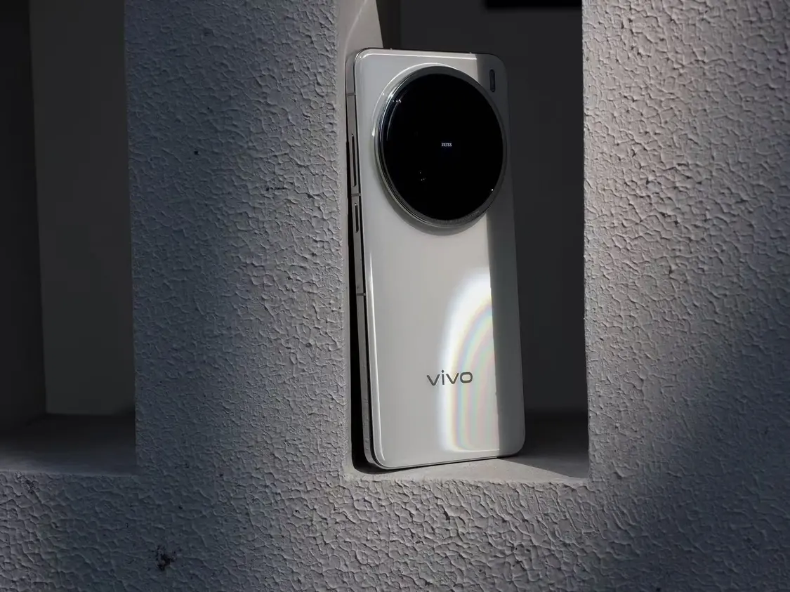 vivo X200 Pro，圖片來源：雷科技